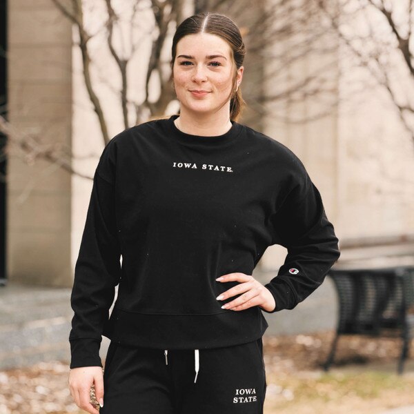 Champion Women's Iowa State Black Embroidered Crewneck Sweatshirt-XL