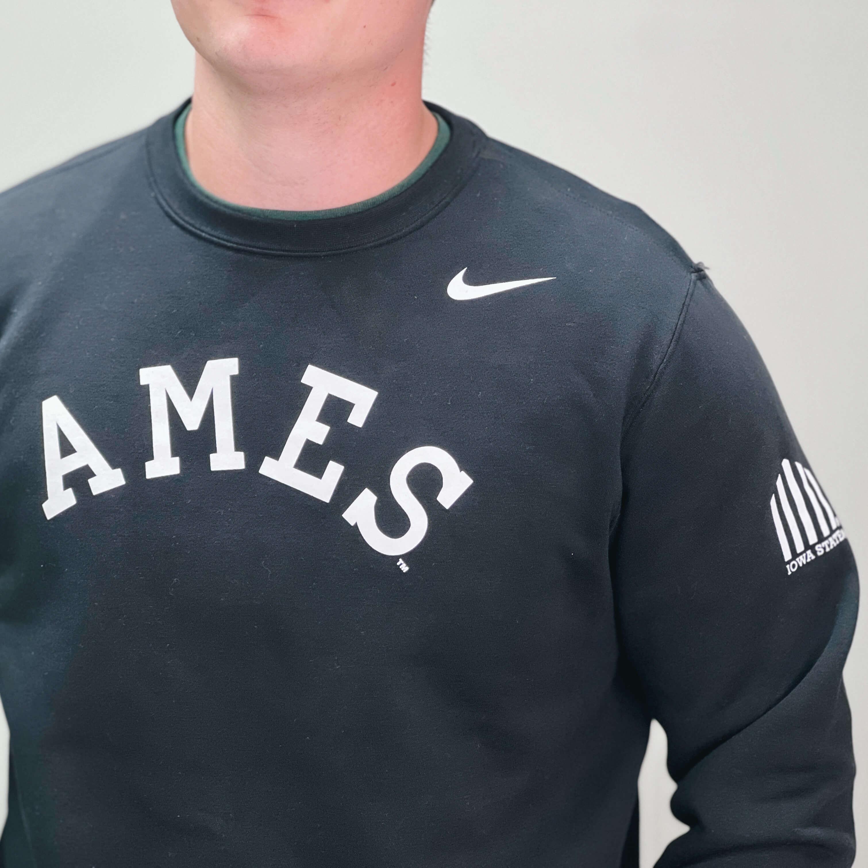 nike black crew neck sweater