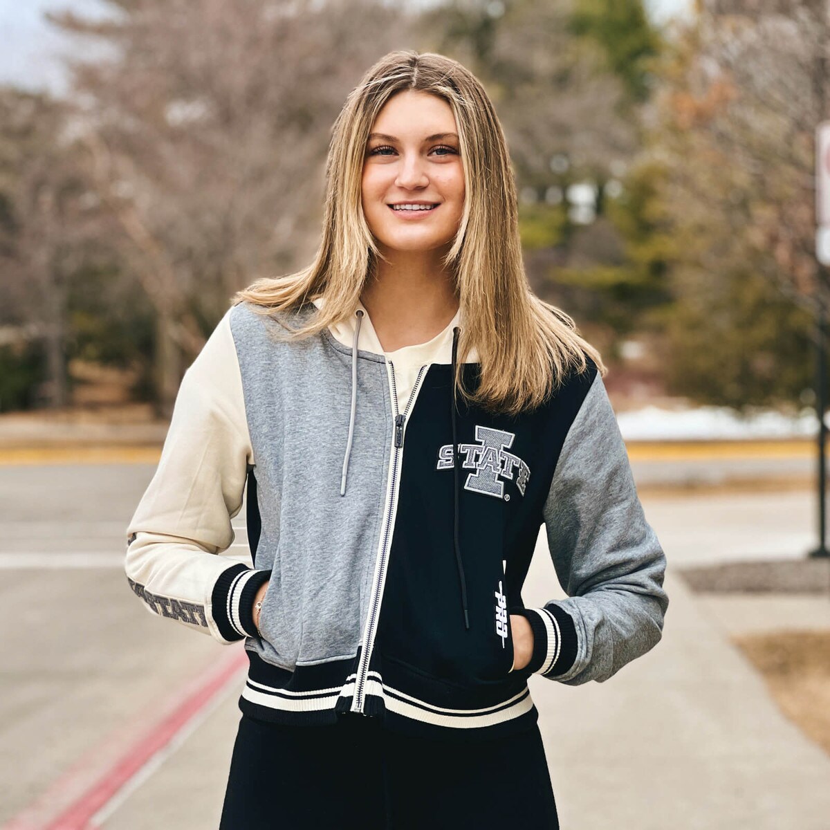 Pro Standard Women's Color Block Full-Zip Cropped Hoodie